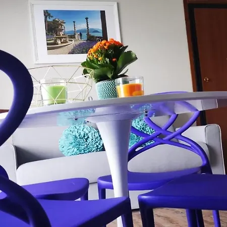 Dream Panorama, Garage In The Center Of