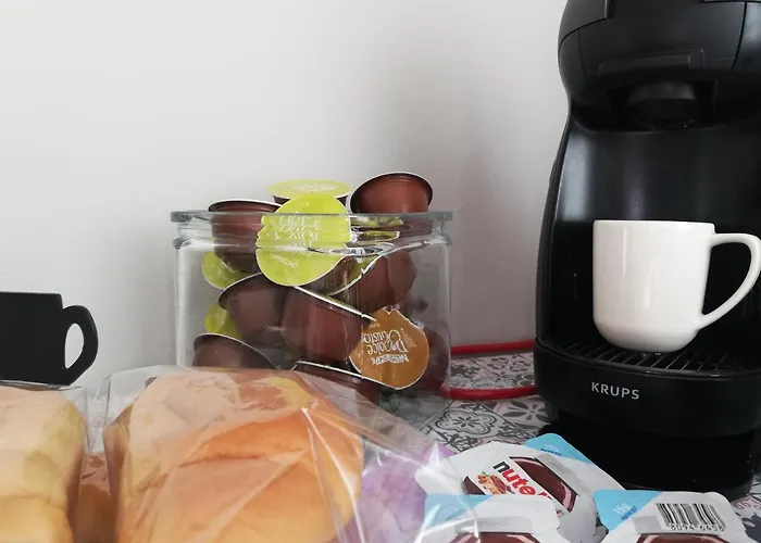 Dream Panorama, Garage In The Center Of *