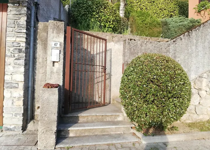 Dream Panorama, Car Garage In The Center Of