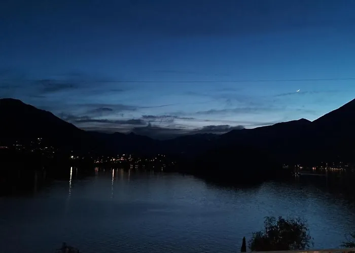 Dream Panorama, Garage In The Center Of *