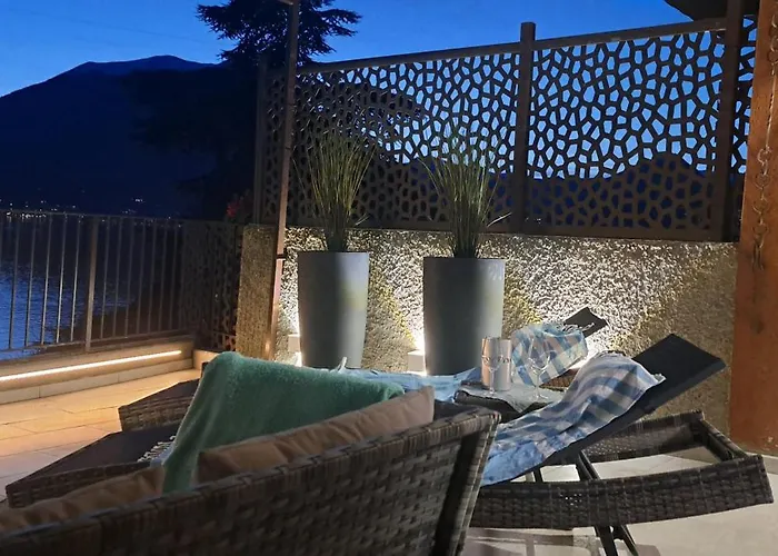 Dream Panorama, Garage In The Center Of