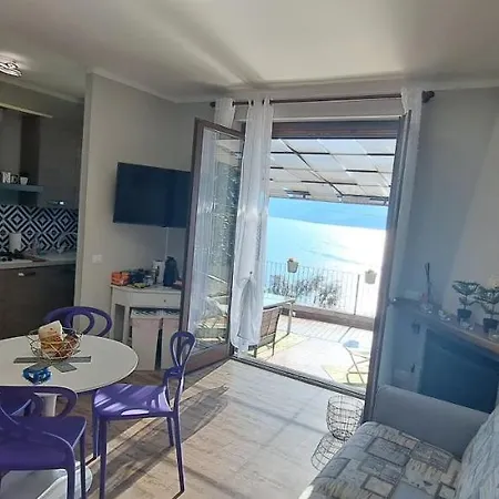 Dream Panorama, Garage In The Center Of Appartement Varenna